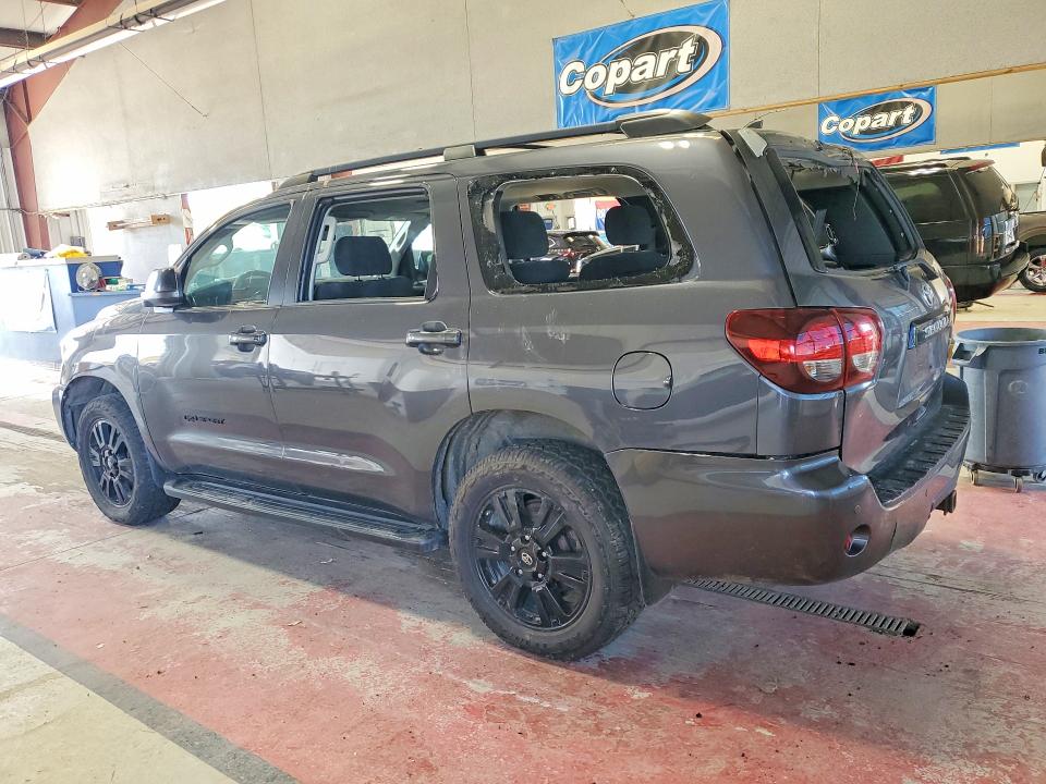 Photo 2 from auction – 2018 TOYOTA SEQUOIA with VIN 5TDBY5G1XJS157899