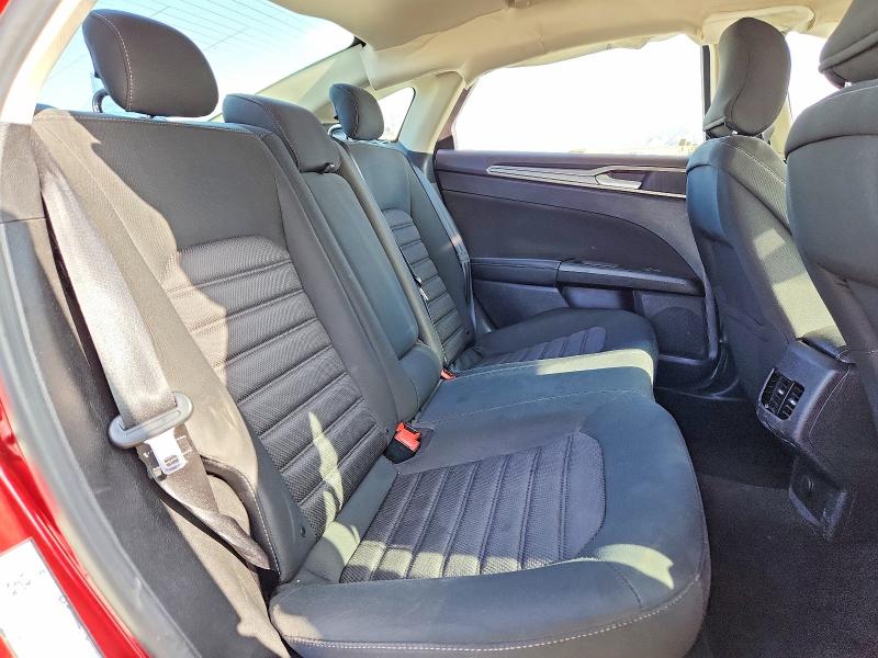 Фото 10 с аукциона – 2019 FORD FUSION с VIN 3FA6P0LU4KR222120