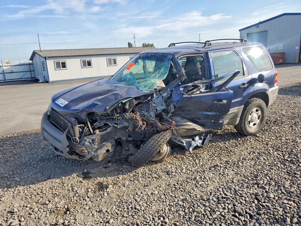 FORD ESCAPE 2002 with VIN 1FMYU021X2KA64207 - Photo from auction