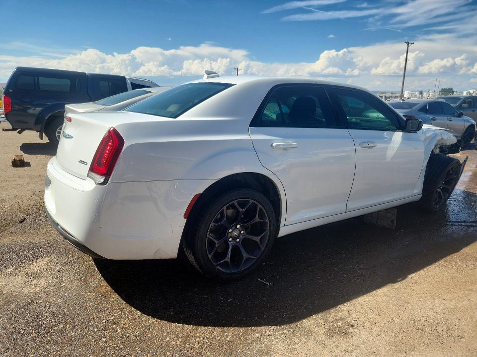 Photo 3 from auction – 2019 CHRYSLER 300 with VIN 2C3CCAAG1KH609851