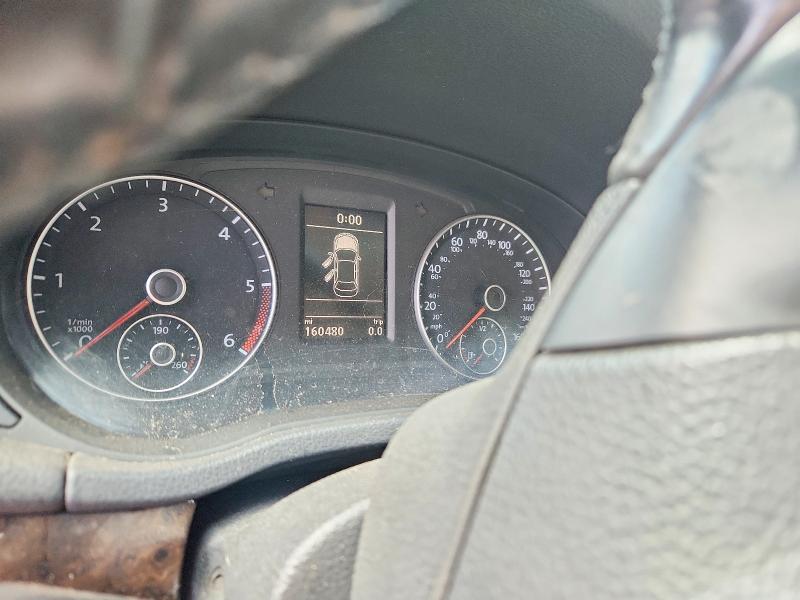 Photo 9 from auction – 2015 VOLKSWAGEN PASSAT with VIN 1VWCV7A32FC120323