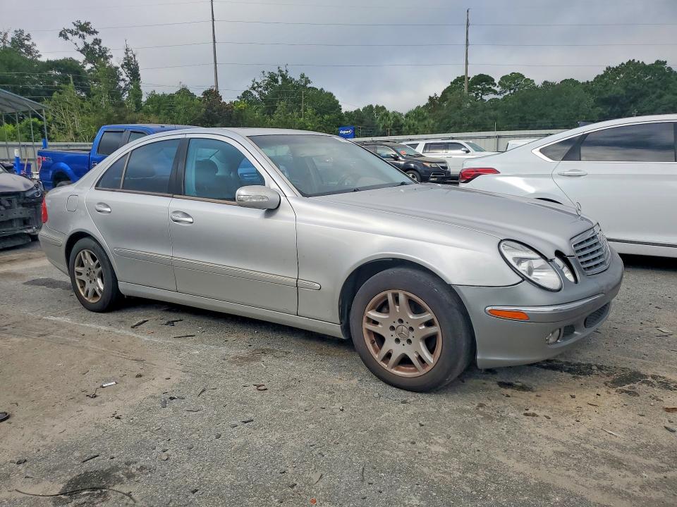 Photo 4 from auction – 2004 MERCEDES-BENZ E with VIN WDBUF65J04A408095