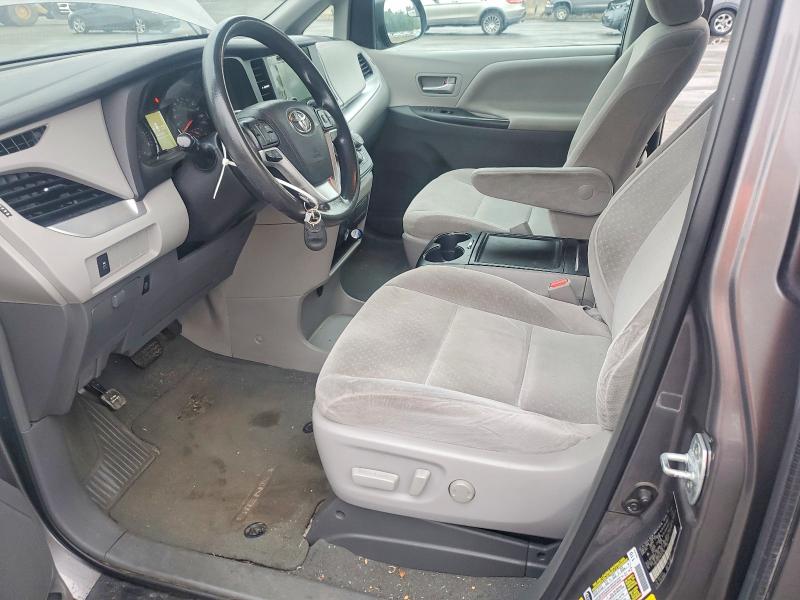 Photo 7 from auction – 2017 TOYOTA SIENNA with VIN 5TDKZ3DC2HS815748