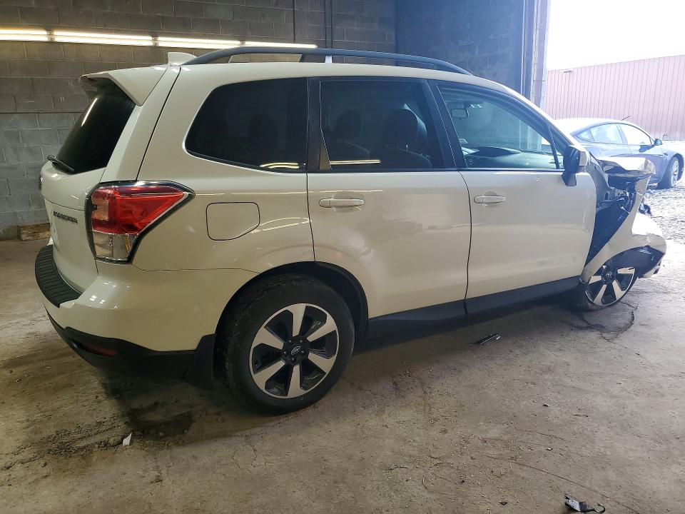 Zdjęcie 3 z aukcji – 2018 SUBARU FORESTER z VIN JF2SJAEC5JH532816