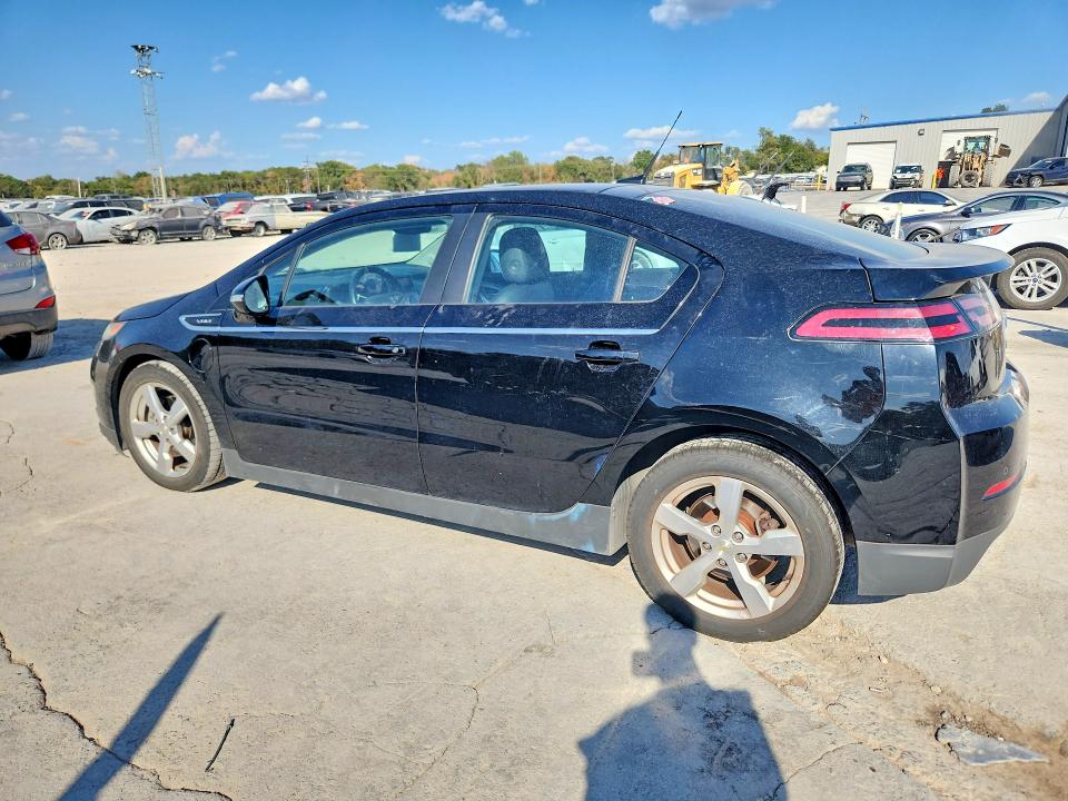 Photo 2 from auction – 2011 CHEVROLET VOLT with VIN 1G1RD6E47BU102619