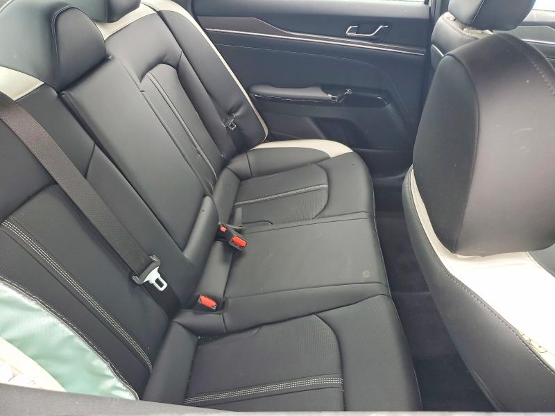 Foto 10 de la subasta – 2027 KIA K5 con VIN KNAG64J76V5528262