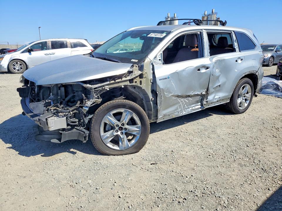 TOYOTA HIGHLANDER HYBRID 2017 مع رقم تعريف المركبة 5TDDGRFH0HS024581 - صورة من المزاد