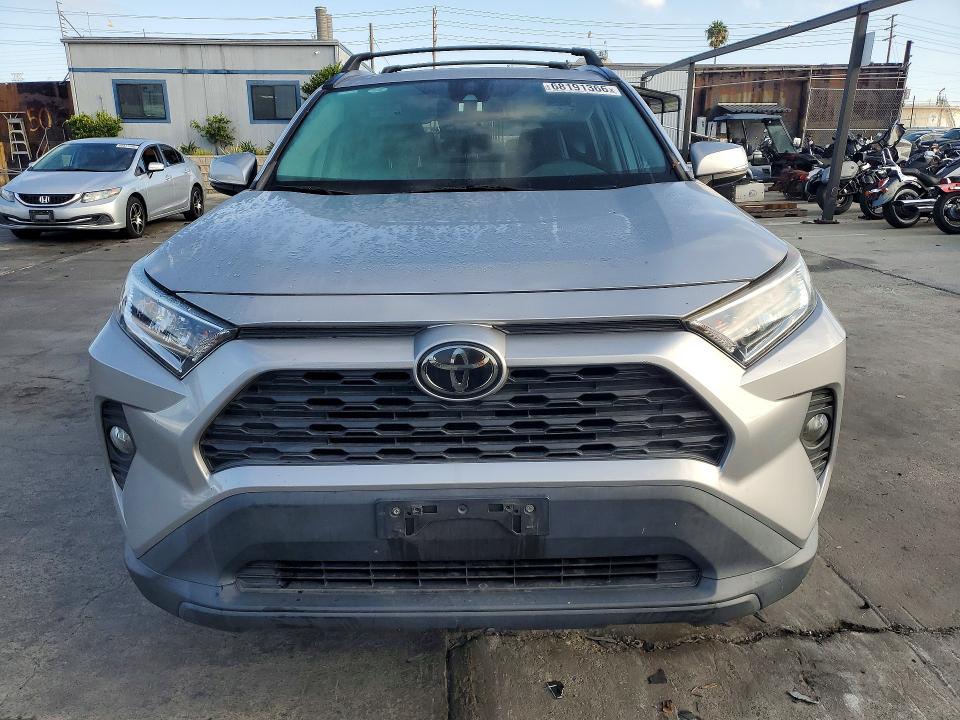 Photo 5 from auction – 2019 TOYOTA RAV4 with VIN 2T3C1RFV3KW044946