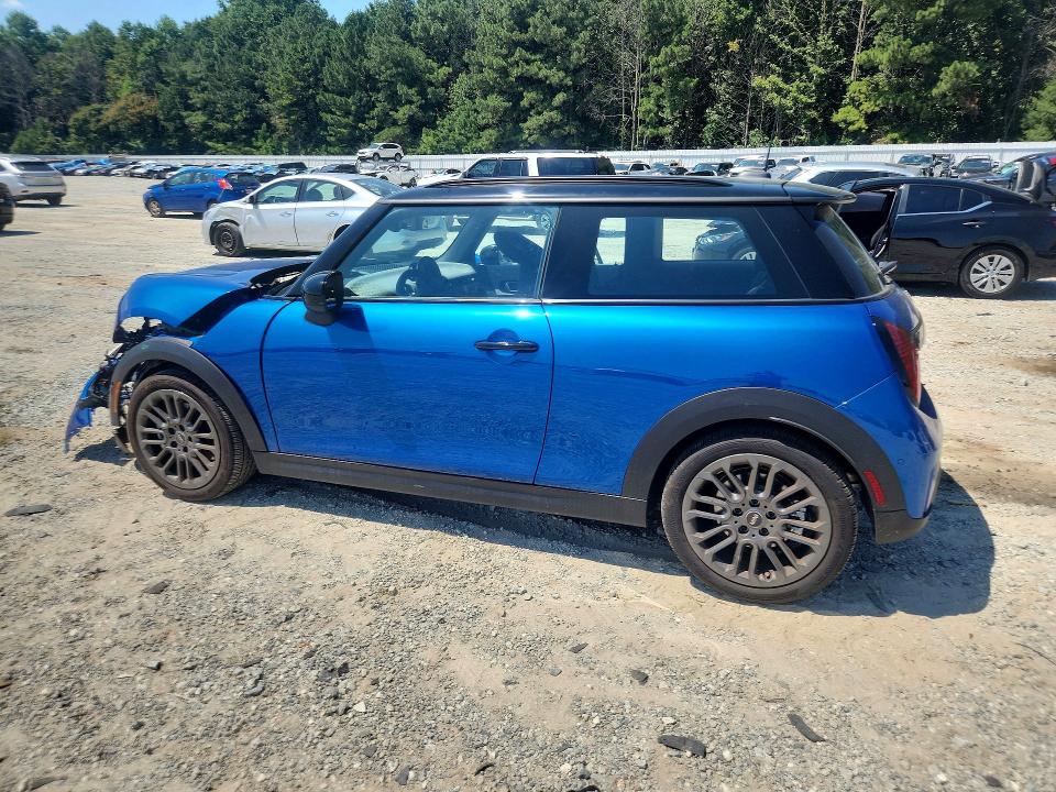 Photo 2 from auction – 2025 MINI COOPER with VIN WMW13GD00S2W71655