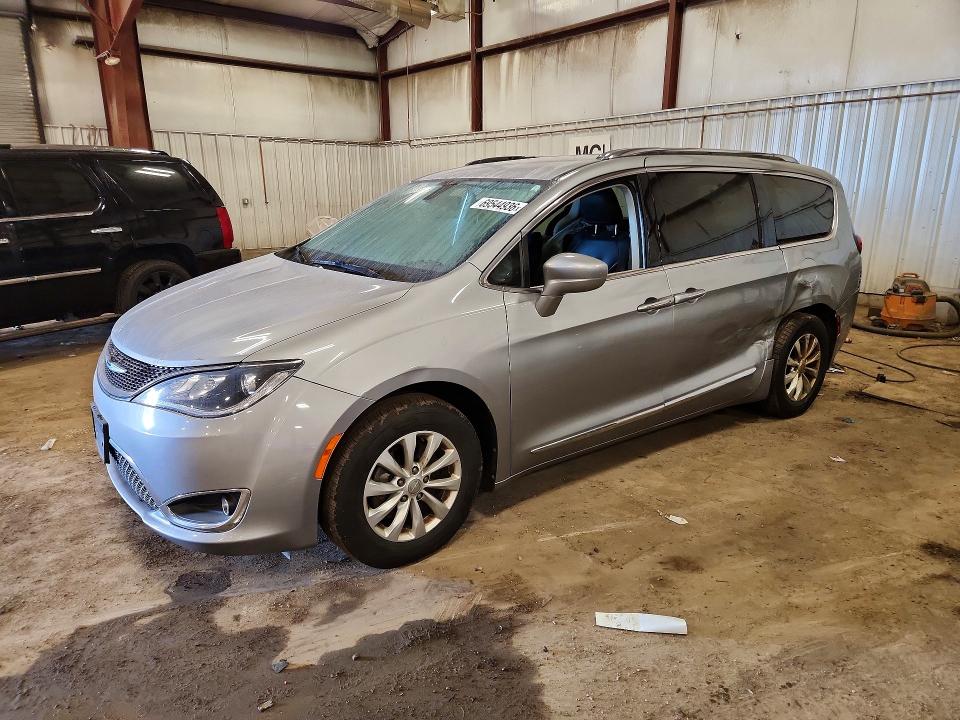 CHRYSLER PACIFICA 2018 with VIN 2C4RC1BGXJR270181 - Photo from auction