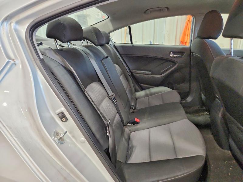 Photo 10 from auction – 2016 KIA FORTE with VIN KNAFX4A67G5580082