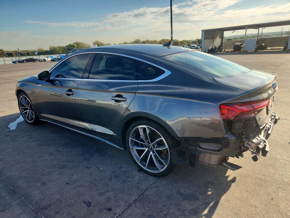 Foto 2 de la subasta – 2022 AUDI A5 con VIN WAUFACF55NA022781