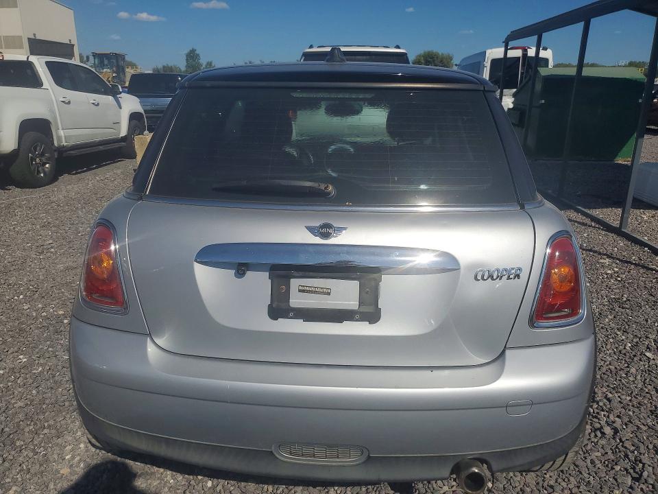Photo 6 from auction – 2010 MINI COOPER with VIN WMWMF3C57ATZ65802
