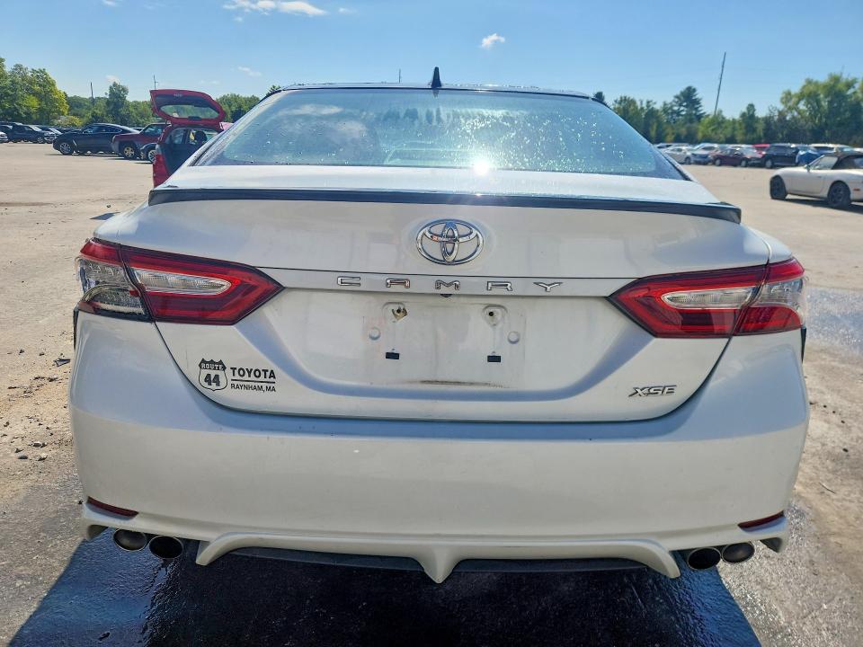 Снимка 6 от търг – 2019 TOYOTA CAMRY с VIN 4T1B61HK9KU277692