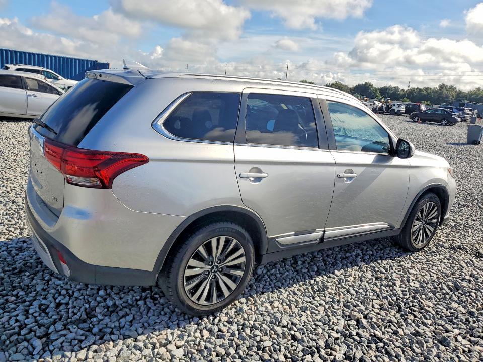 Photo 3 from auction – 2020 MITSUBISHI OUTLANDER with VIN JA4AD3A38LJ000551