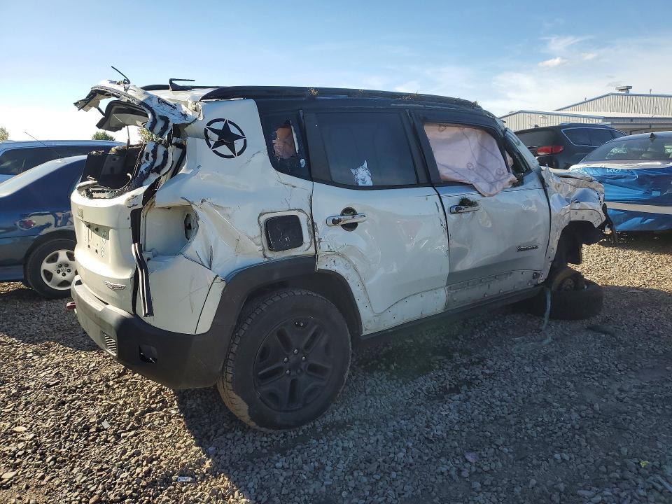 Снимка 3 от търг – 2017 JEEP RENEGADE с VIN ZACCJBCB8HPF88027