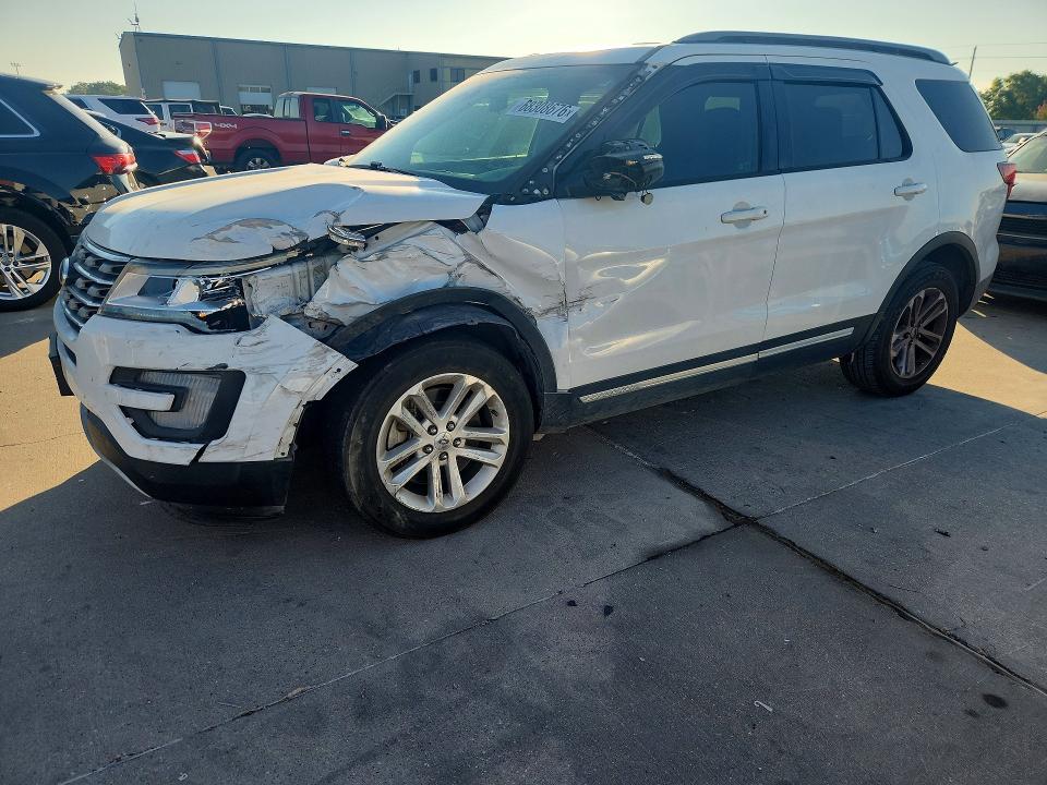 FORD EXPLORER 2017 with VIN 1FM5K7DH9HGD98235 - Photo from auction
