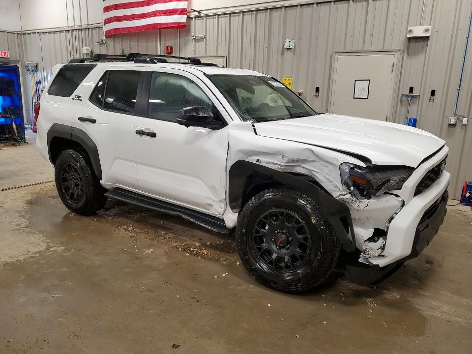 صورة رقم 4 من المزاد - 2026 TOYOTA 4RUNNER مع VIN JTEVA5BR3T5107865