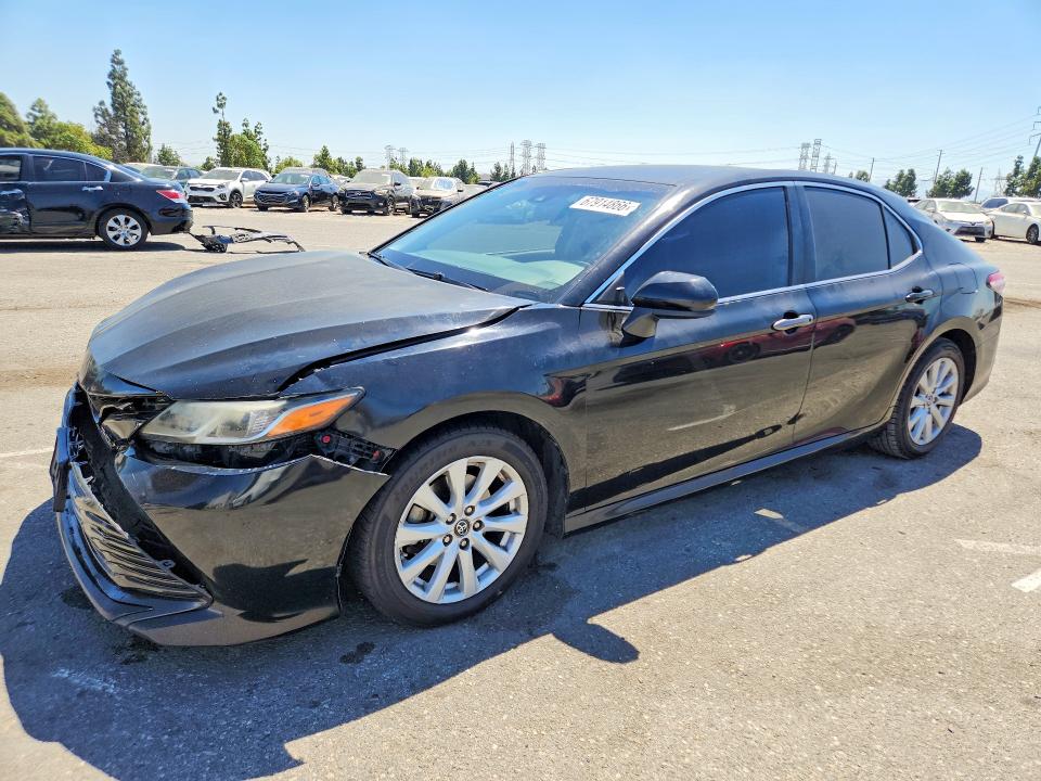 TOYOTA CAMRY 2018 с VIN 4T1B11HK0JU107864 - Снимка от търг