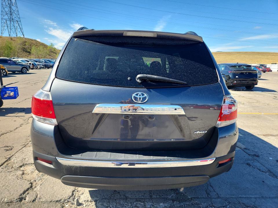 Photo 6 from auction – 2011 TOYOTA HIGHLANDER with VIN 5TDDK3EHXBS059567