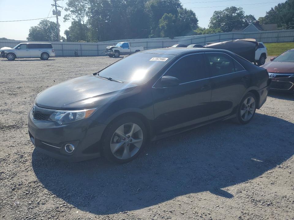 TOYOTA CAMRY 2014 with VIN 4T1BF1FK6EU752786 - Photo from auction