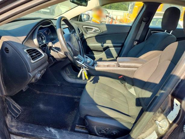 Photo 7 from auction – 2016 CHRYSLER 200 with VIN 1C3CCCAB3GN115022
