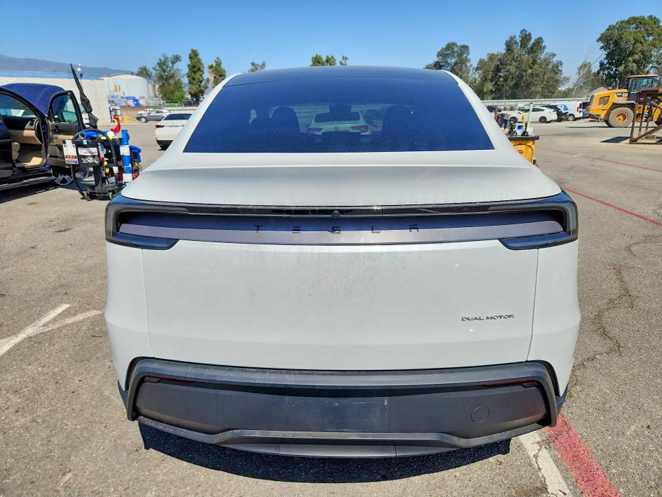 Фото 6 с аукциона – 2026 TESLA MODEL Y с VIN 7SAYGDEE3TF365842