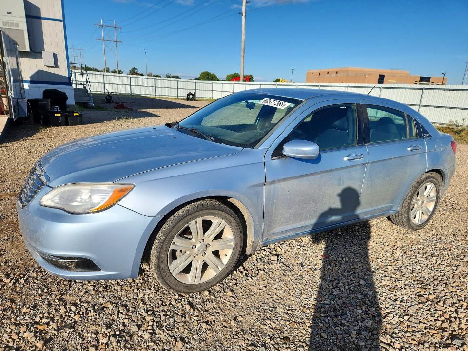 CHRYSLER 200 2012 with VIN 1C3CCBAB3CN318433 - Photo from auction