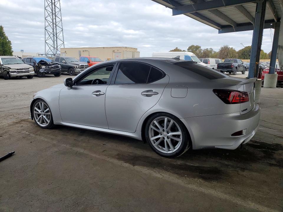 Photo 2 from auction – 2007 LEXUS IS with VIN JTHBE262075015771
