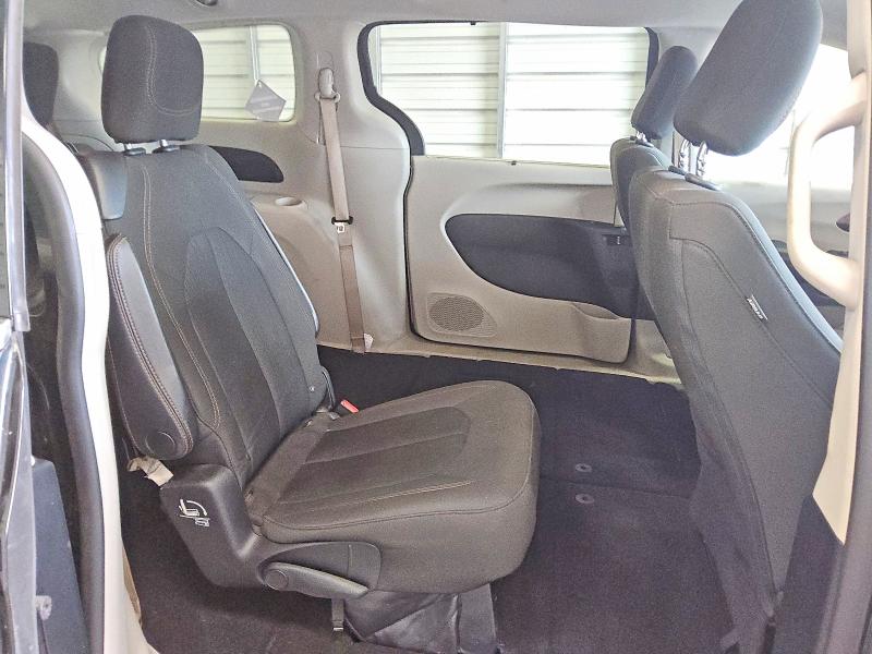 Фото 11 с аукциона – 2018 CHRYSLER PACIFICA с VIN 2C4RC1FG4JR115751