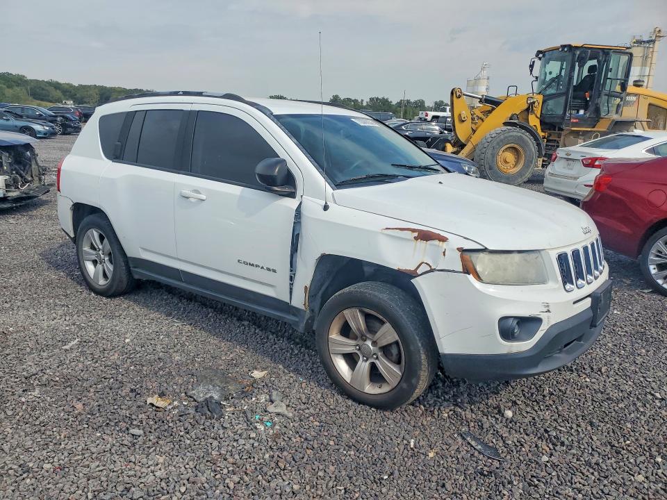 Photo 4 from auction – 2016 JEEP COMPASS with VIN 1C4NJCBA1GD553544