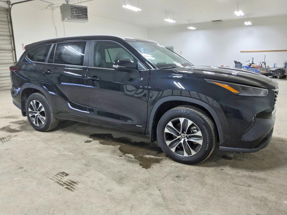 Photo 4 from auction – 2026 TOYOTA HIGHLANDER HYBRID with VIN 5TDKBRCH1TS702239
