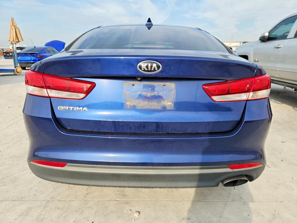 Photo 6 from auction – 2017 KIA OPTIMA with VIN 5XXGT4L31HG172471