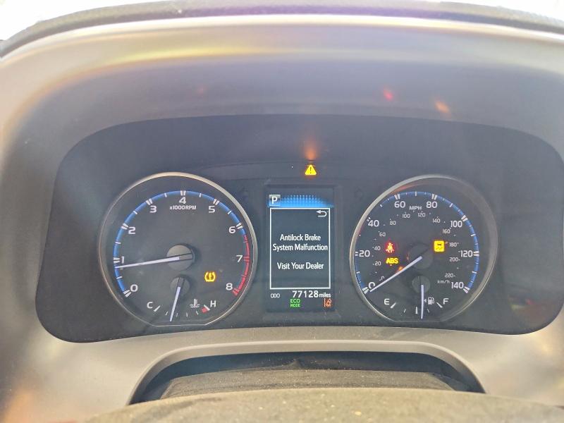 Photo 9 from auction – 2018 TOYOTA RAV4 with VIN JTMBFREV6JJ197025