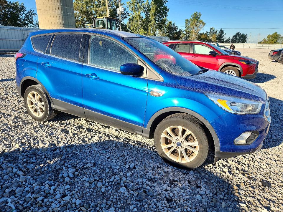 صورة رقم 4 من المزاد - 2017 FORD ESCAPE مع VIN 1FMCU9GD1HUD93019