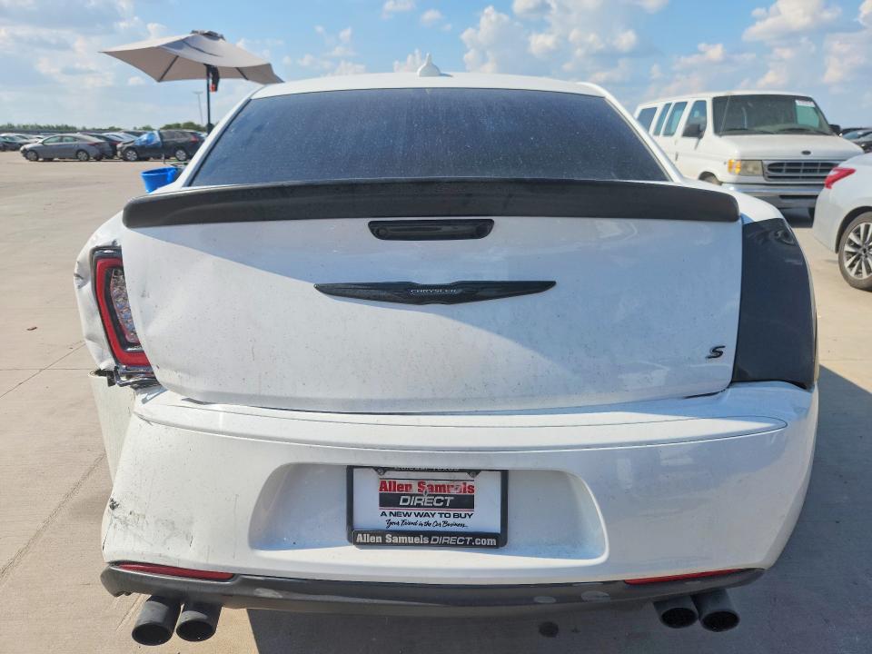 Photo 6 from auction – 2019 CHRYSLER 300 with VIN 2C3CCAGG3KH610815