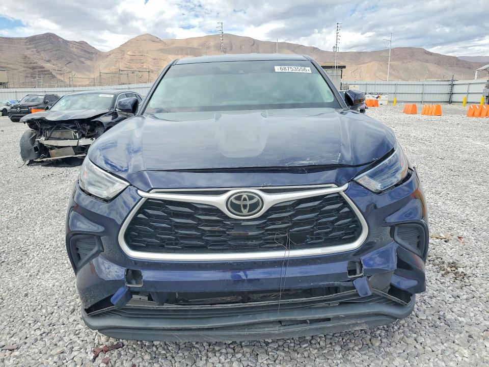 Снимка 5 от търг – 2022 TOYOTA HIGHLANDER с VIN 5TDCZRAH5NS546759