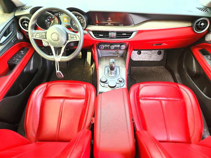 Photo 8 from auction – 2019 ALFA ROMEO STELVIO with VIN ZASPAKBN1K7C29899