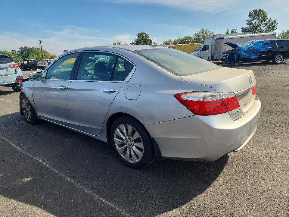 Photo 2 from auction – 2013 HONDA ACCORD with VIN 1HGCR2F89DA162982