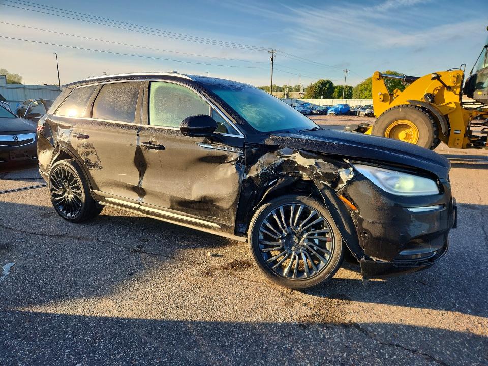 Снимка 4 от търг – 2021 LINCOLN CORSAIR с VIN 5LMCJ2D92MUL10138