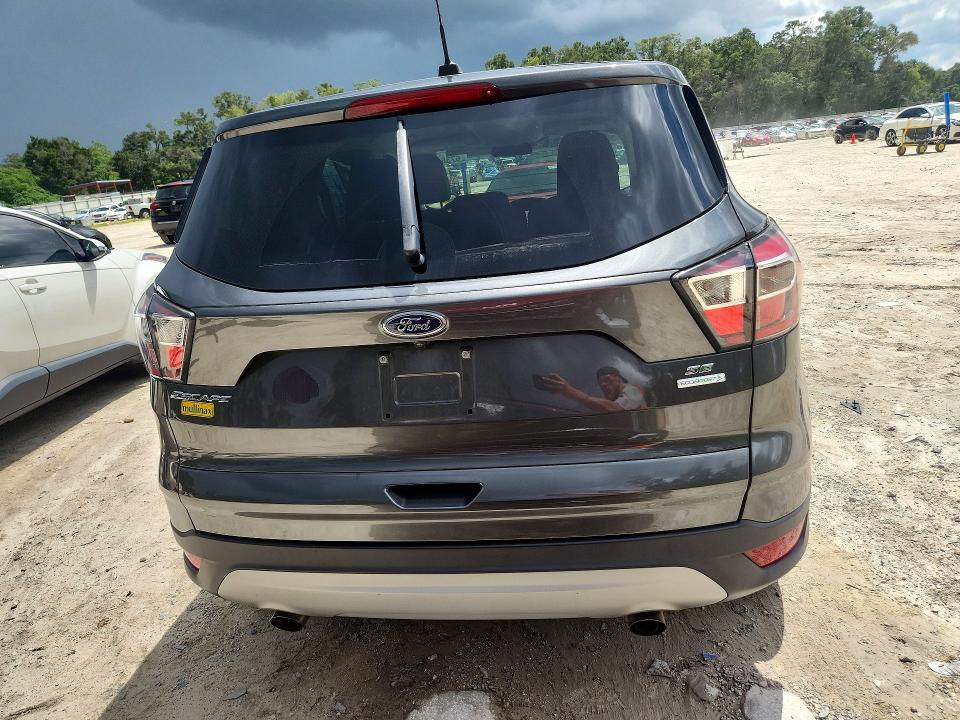 Снимка 6 от търг – 2017 FORD ESCAPE с VIN 1FMCU0GD4HUB06400