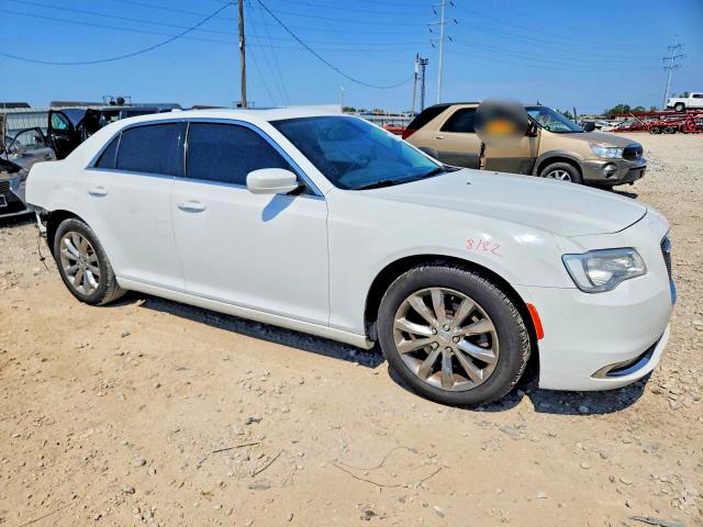 Photo 4 from auction – 2017 CHRYSLER 300 with VIN 2C3CCARG5HH534939
