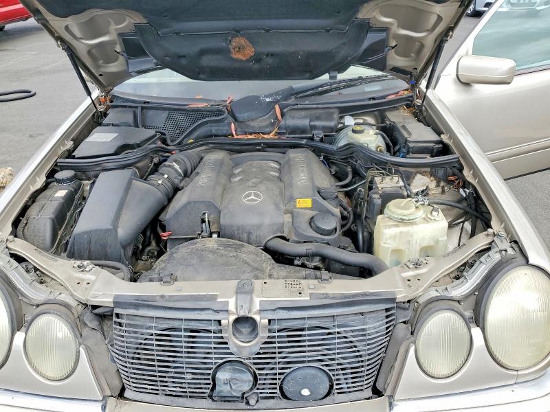Photo 11 from auction – 1998 MERCEDES-BENZ E with VIN WDBJF65F0WA459114