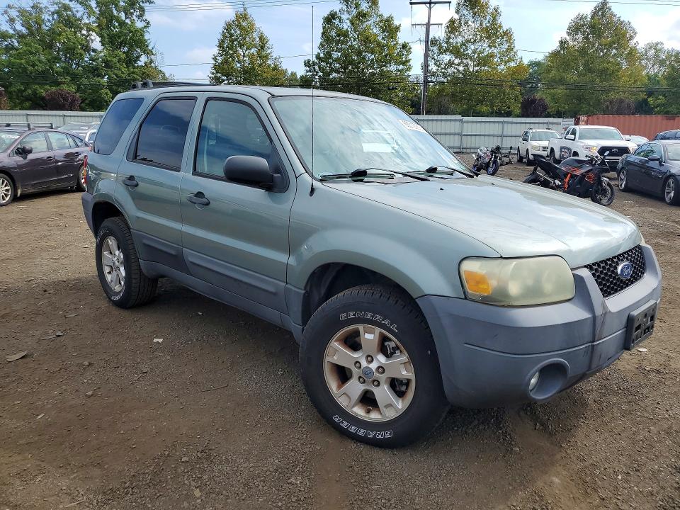 Photo 4 from auction – 2007 FORD ESCAPE with VIN 1FMYU93127KA30174