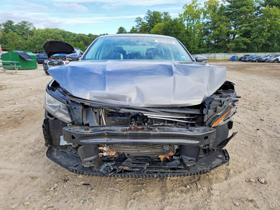 Photo 5 from auction – 2016 VOLKSWAGEN PASSAT with VIN 1VWAT7A37GC036125