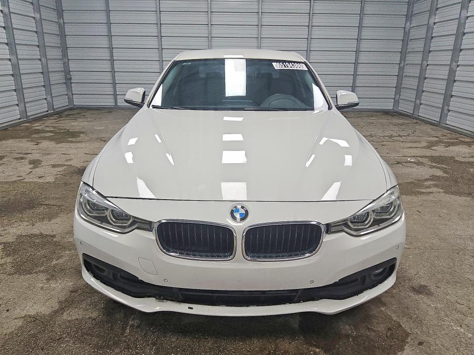 Photo 5 from auction – 2018 BMW 320 with VIN WBA8A9C55JAH12379