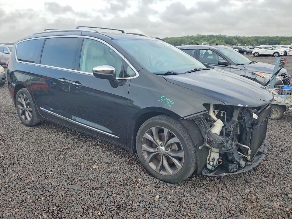 Photo 4 from auction – 2017 CHRYSLER PACIFICA with VIN 2C4RC1GG1HR550915