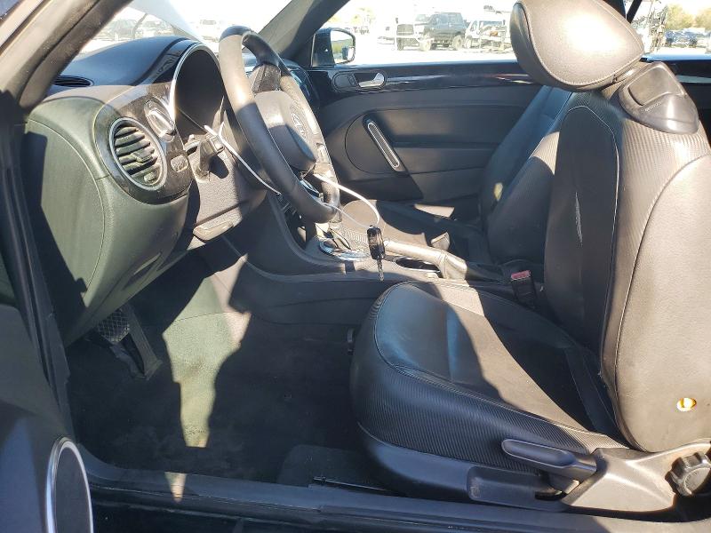Photo 7 from auction – 2013 VOLKSWAGEN BEETLE with VIN 3VW5P7AT0DM825264