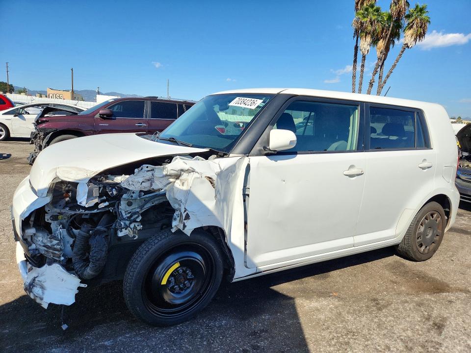 SCION XB 2015 with VIN JTLZE4FE5FJ078414 - Photo from auction