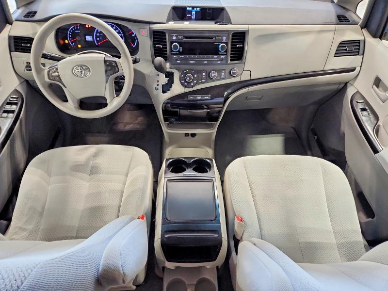 Foto 8 de la subasta – 2012 TOYOTA SIENNA con VIN 5TDKK3DC4CS200423